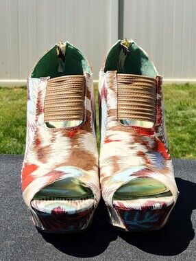 Women's Bamboo Aztec Print Platform wedges shoes Size 8